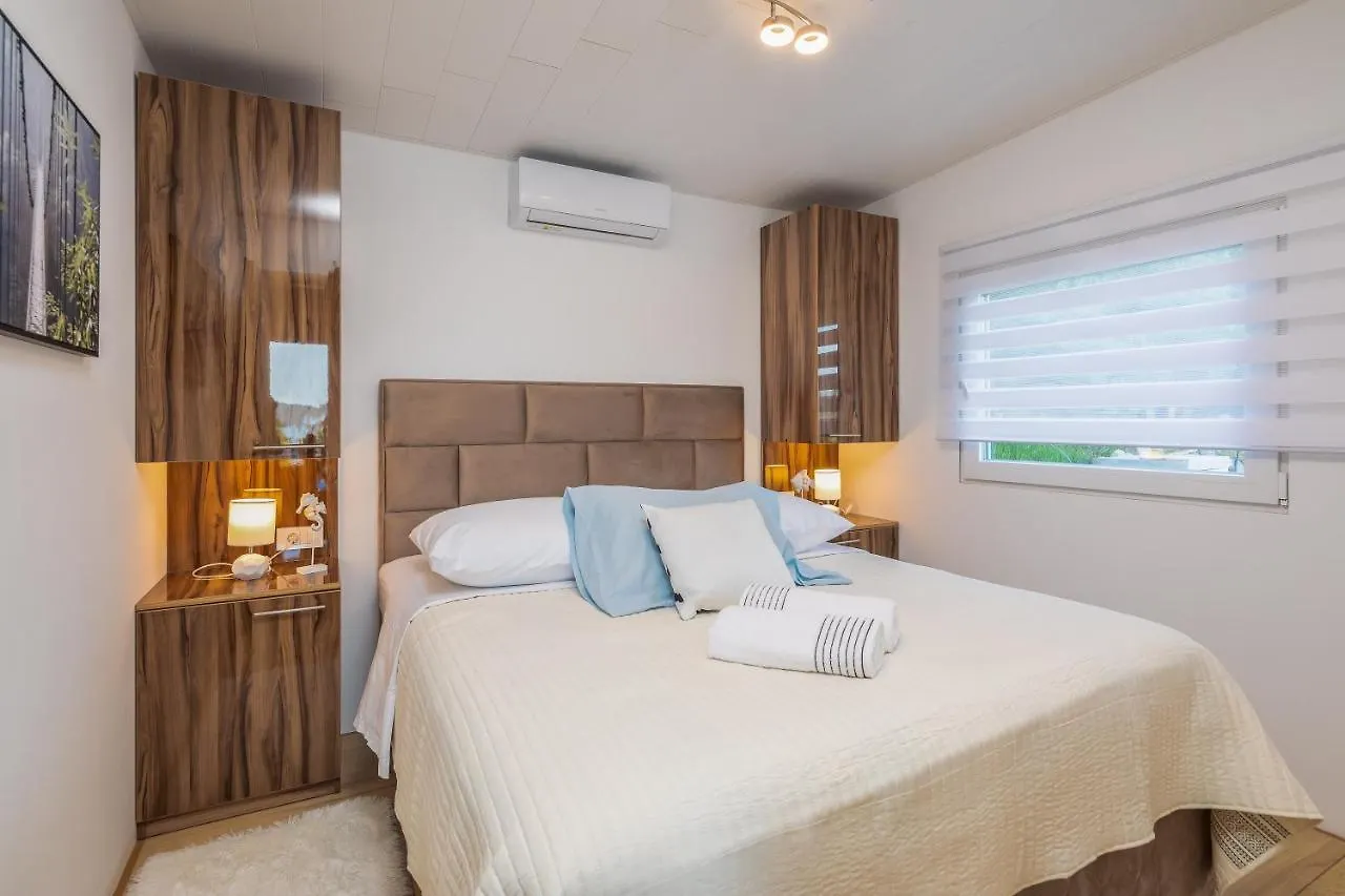 Holiday home Private Holiday Resort Lumianni - 2 Houses Kastela