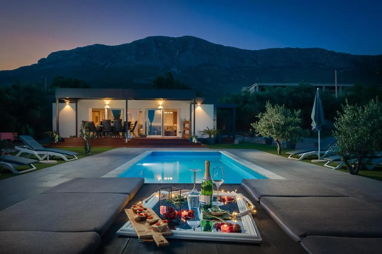 Private Holiday Resort Lumianni - 2 Houses Kaštela Chorvatsko
