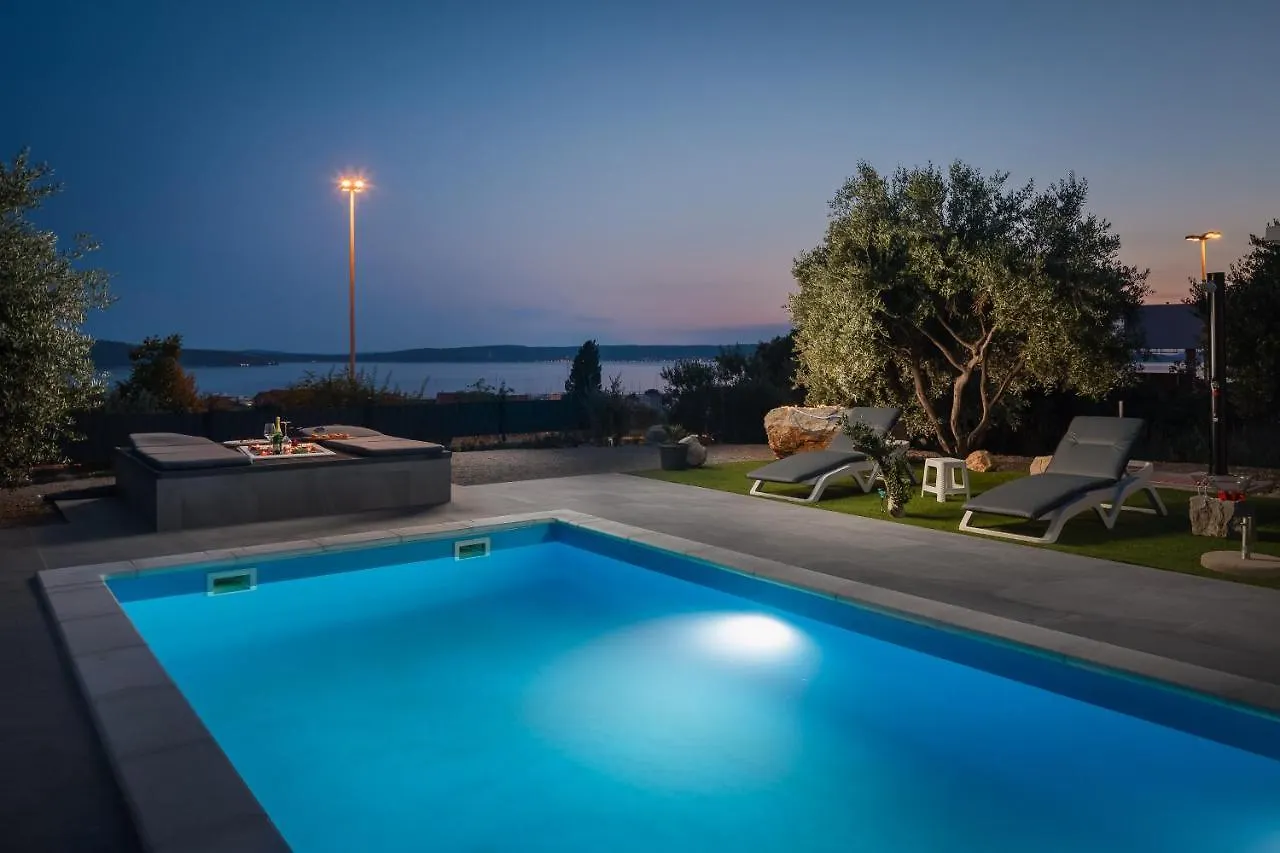 Private Holiday Resort Lumianni - 2 Houses Kaštela クロアチア
